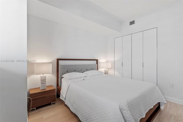 460 NE 28th St 3903, Miami, FL 33137