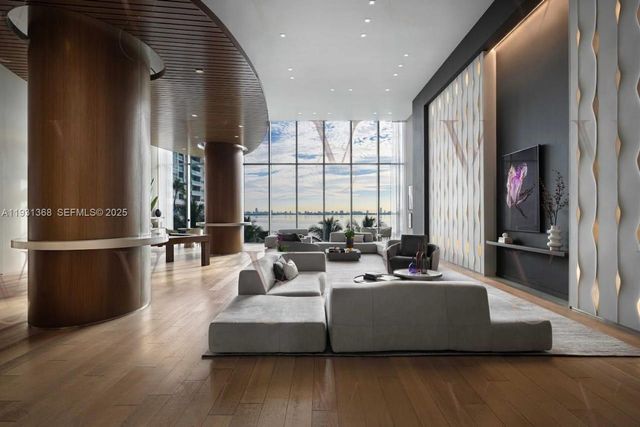 460 NE 28th St 3903, Miami, FL 33137