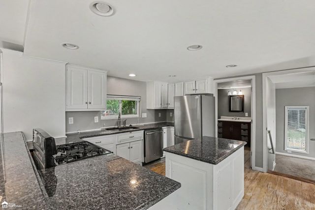 546 Bellevue Avenue, Lake Orion, MI 48362