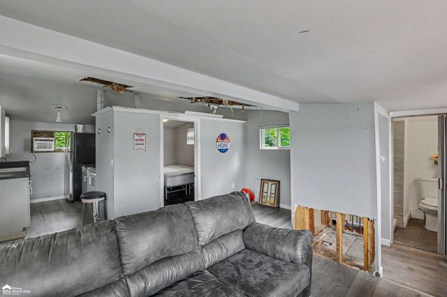 546 Bellevue Avenue, Lake Orion, MI 48362