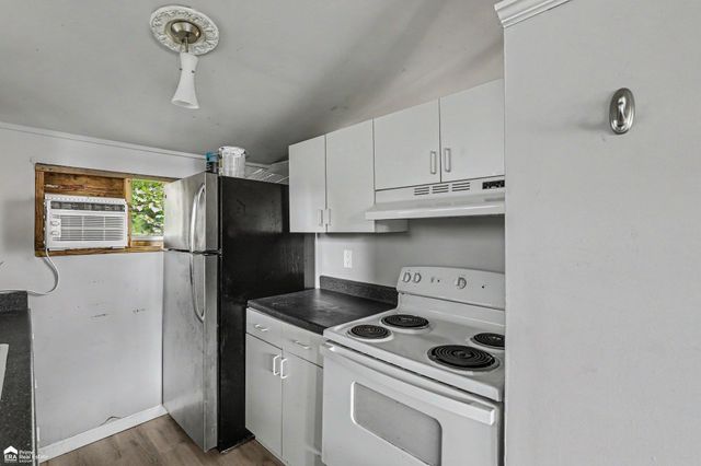 546 Bellevue Avenue, Lake Orion, MI 48362