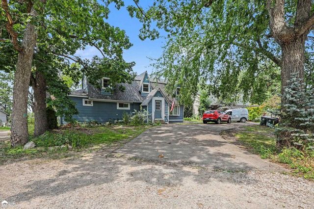 546 Bellevue Avenue, Lake Orion, MI 48362