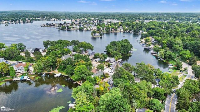 546 Bellevue Avenue, Lake Orion, MI 48362