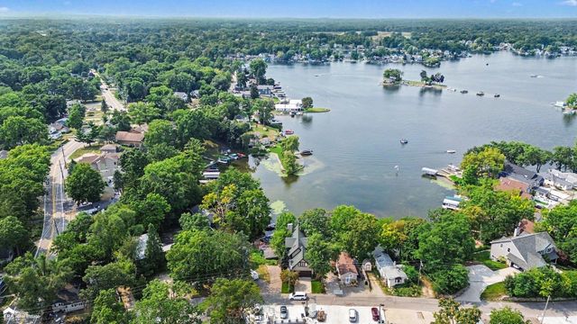 546 Bellevue Avenue, Lake Orion, MI 48362