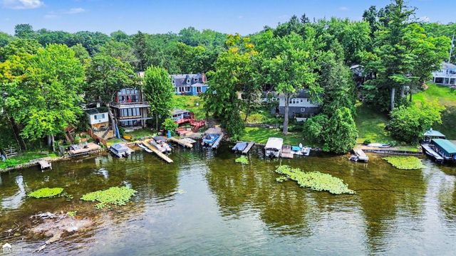 546 Bellevue Avenue, Lake Orion, MI 48362