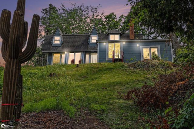 546 Bellevue Avenue, Lake Orion, MI 48362