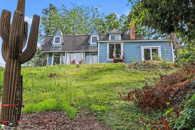 546 Bellevue Avenue, Lake Orion, MI 48362