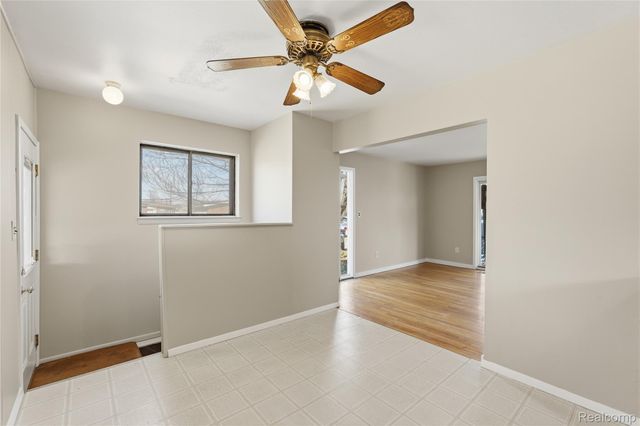 31001 Parkwood Street, Westland, MI 48186