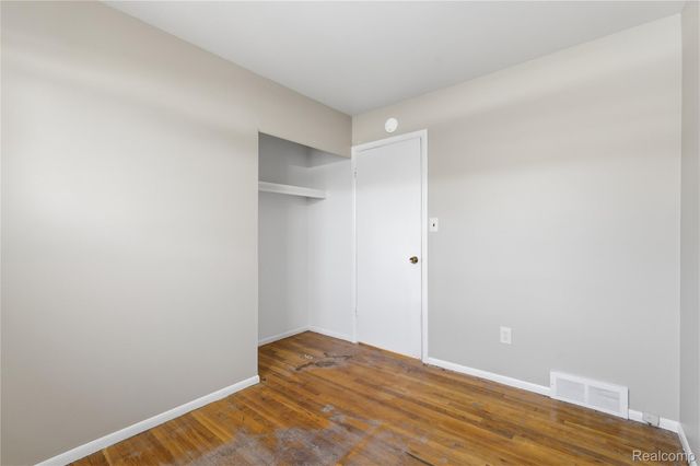 31001 Parkwood Street, Westland, MI 48186