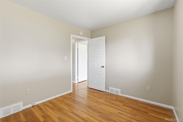 31001 Parkwood Street, Westland, MI 48186