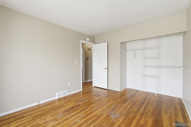 31001 Parkwood Street, Westland, MI 48186