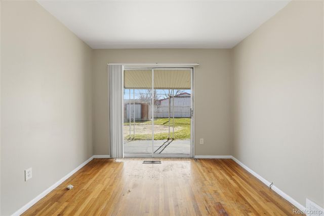 31001 Parkwood Street, Westland, MI 48186