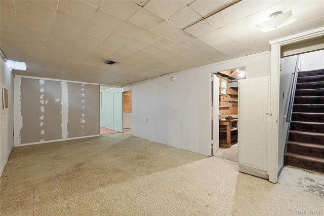 31001 Parkwood Street, Westland, MI 48186