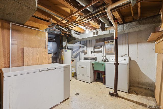 31001 Parkwood Street, Westland, MI 48186