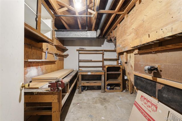 31001 Parkwood Street, Westland, MI 48186