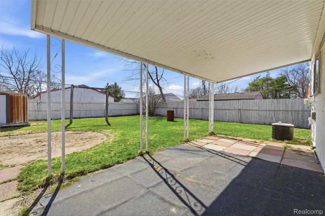 31001 Parkwood Street, Westland, MI 48186