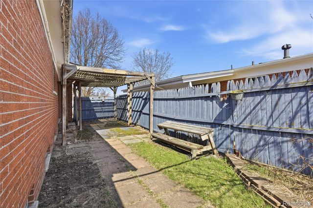 31001 Parkwood Street, Westland, MI 48186