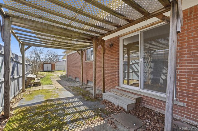 31001 Parkwood Street, Westland, MI 48186