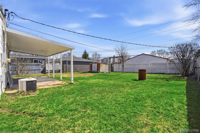 31001 Parkwood Street, Westland, MI 48186