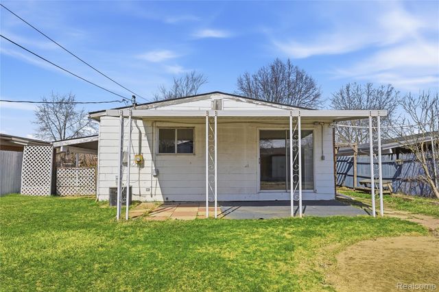 31001 Parkwood Street, Westland, MI 48186