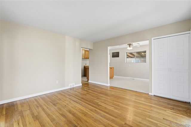 31001 Parkwood Street, Westland, MI 48186