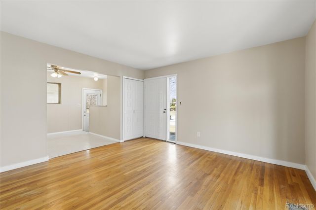 31001 Parkwood Street, Westland, MI 48186