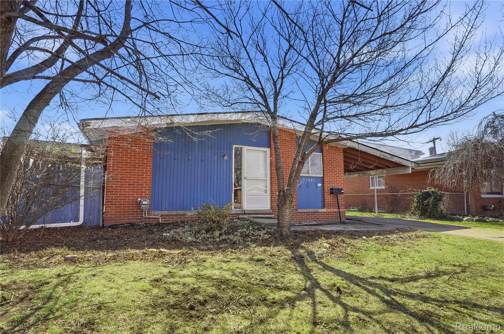 31001 Parkwood Street, Westland, MI 48186