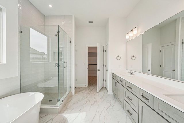 509 Treadwell LN, Kyle, TX 78640