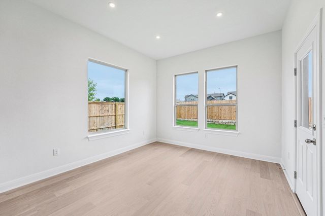 509 Treadwell LN, Kyle, TX 78640