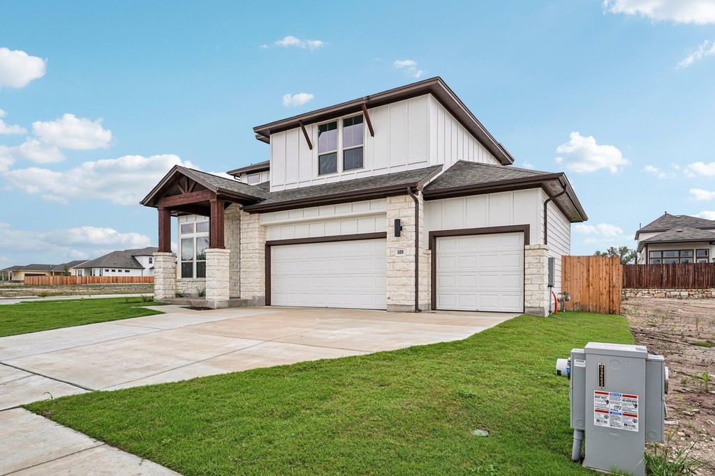 509 Treadwell LN, Kyle, TX 78640