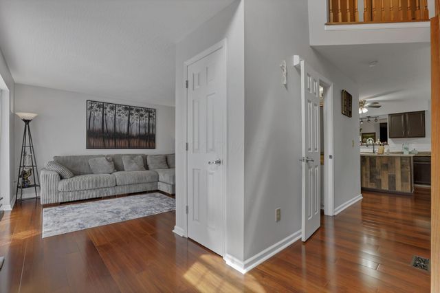 4826 Edge Grove Drive, Groveport, OH 43125