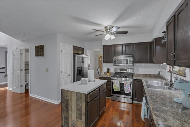 4826 Edge Grove Drive, Groveport, OH 43125