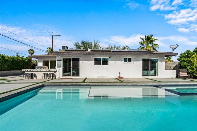 359 W Bon Air Drive, Palm Springs, CA 92262