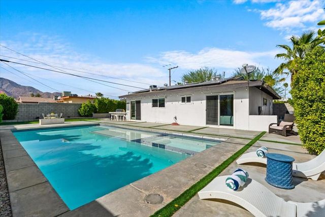 359 W Bon Air Drive, Palm Springs, CA 92262