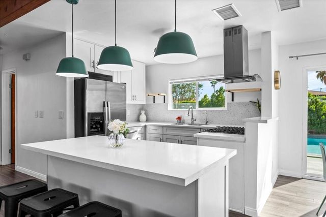 359 W Bon Air Drive, Palm Springs, CA 92262