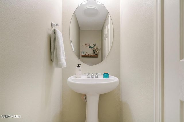 2040 Freesia Avenue, Simi Valley, CA 93063