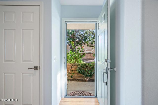 2040 Freesia Avenue, Simi Valley, CA 93063