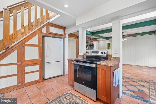 3036 STONEY CREEK RD, Norristown, PA 19401