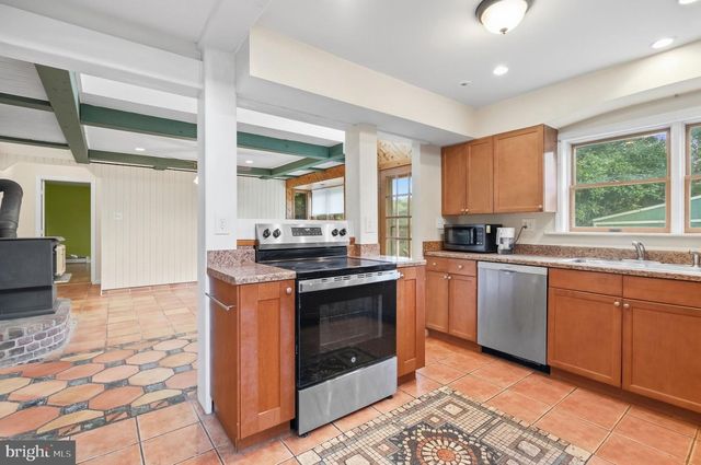 3036 STONEY CREEK RD, Norristown, PA 19401