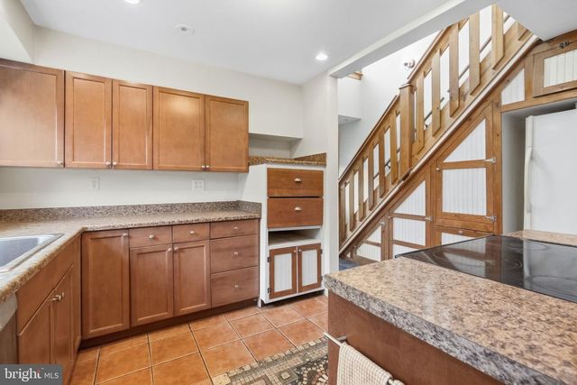 3036 STONEY CREEK RD, Norristown, PA 19401