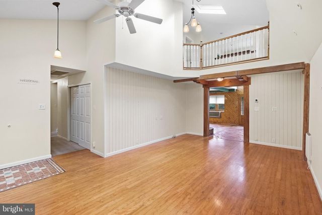 3036 STONEY CREEK RD, Norristown, PA 19401