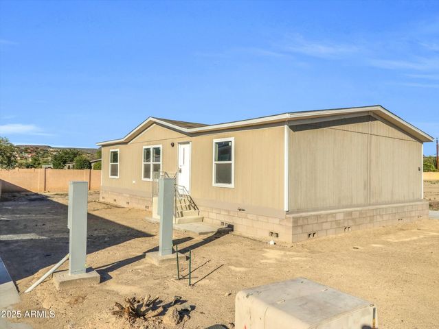19500 E GREGORY Street 16, Black Canyon City, AZ 85324
