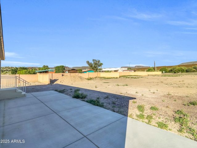 19500 E GREGORY Street 16, Black Canyon City, AZ 85324