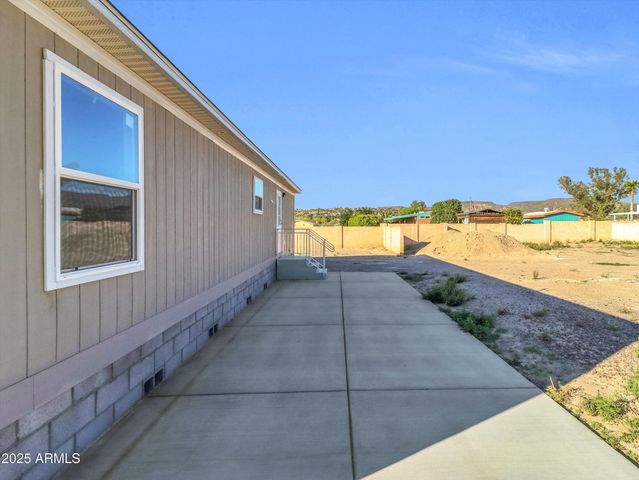 19500 E GREGORY Street 16, Black Canyon City, AZ 85324