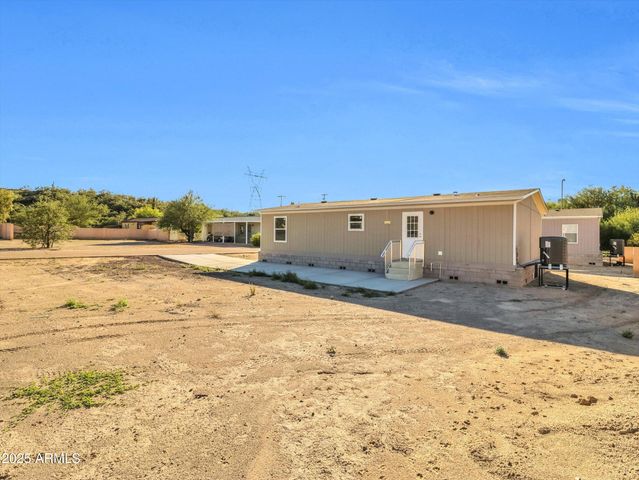 19500 E GREGORY Street 16, Black Canyon City, AZ 85324