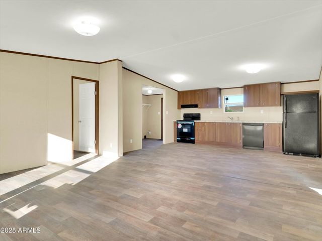 19500 E GREGORY Street 16, Black Canyon City, AZ 85324