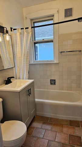 512 N Ridgeland Avenue, Oak Park, IL 60302