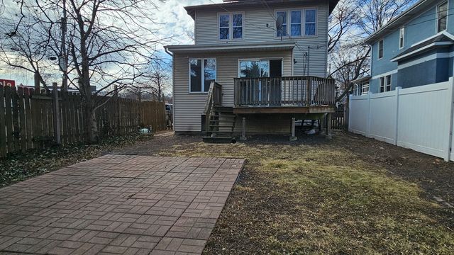 512 N Ridgeland Avenue, Oak Park, IL 60302