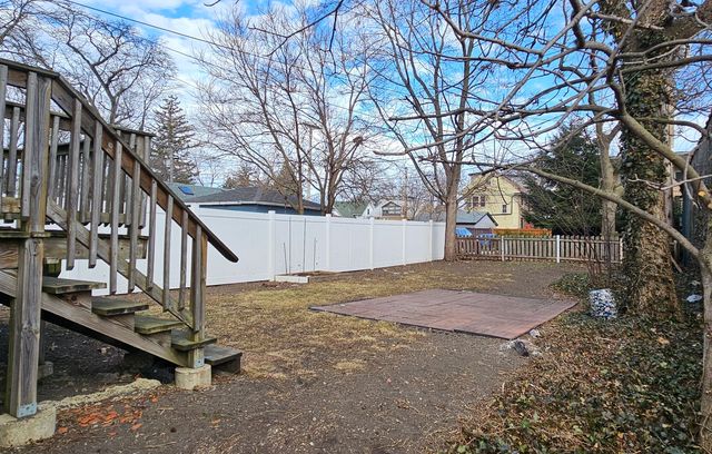 512 N Ridgeland Avenue, Oak Park, IL 60302