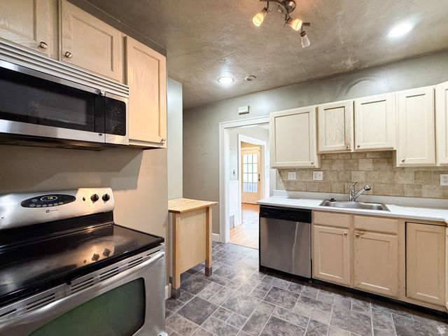 1476 LAKE ST, Ogden, UT 84401